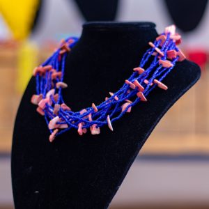Collier en Perles Bleu Roi et Coquillages